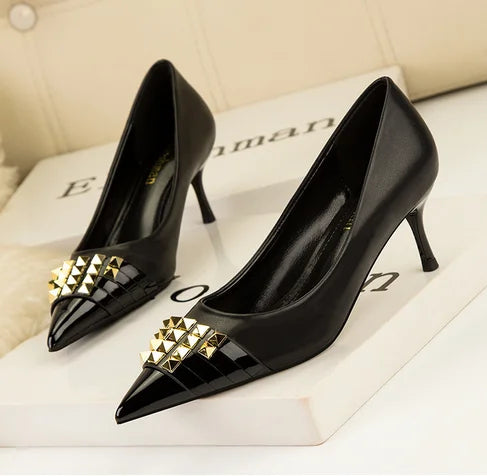 Women Lock Stud Patchwork Fashionable Pumps Shallow Mouth 6cm Mid Thin Heels Pumps Khaki Black Stilettos Leather