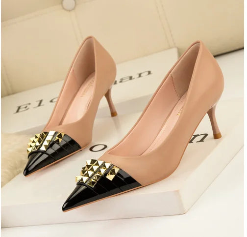 Women Lock Stud Patchwork Fashionable Pumps Shallow Mouth 6cm Mid Thin Heels Pumps Khaki Black Stilettos Leather